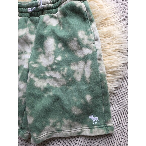 Abercrombie & Fitch Kid's Boy's (13/14) Green Tie Dye Drawstring Shorts - Picture 3 of 6
